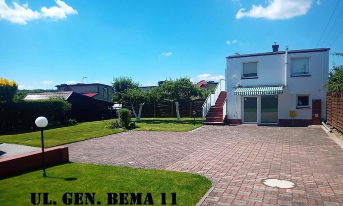 Czluchow Apartment | Comfortable Cottage in Człuchów - Pet & Child Friendly