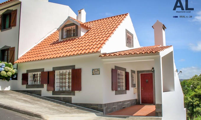 Ribeira Grande House | Scenic Holiday Home with Pool & Spa - Guest Rated 9.8