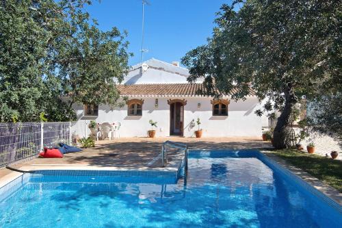 Fonte do Bispo Villa | Inviting Casa da Maria Teresa V2 with Pool & Family Amenities