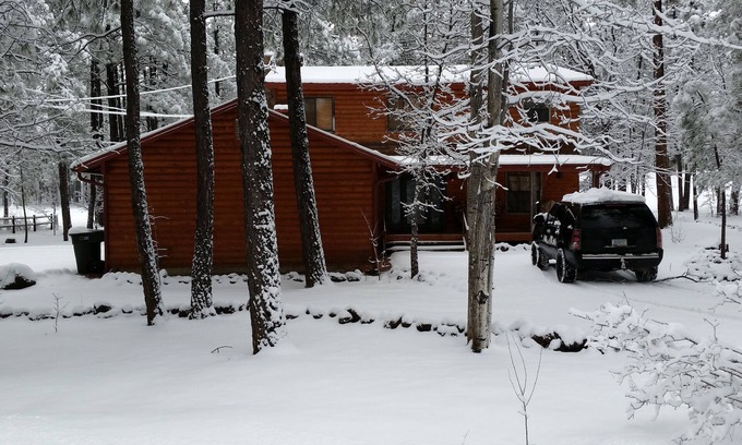 Pinetop Cabin | Discover PTCC Fairway: Pool, Spa & Perfect Golf Access