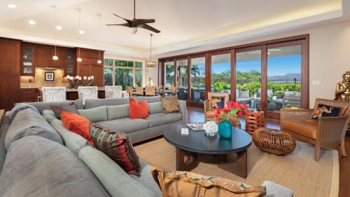 Kamuela House | Discover PUALANI VILLA: Poolside 4BR Retreat in KaMilo