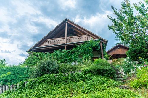 Perocseny House | Family-Friendly Getaway at Puckó: Rated 9.6/10!