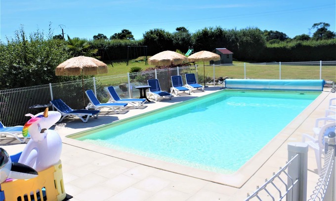 Nehou House | Family-Friendly Puddle-duck La Mare Chappey with Heated Pool