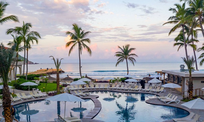 Zona Dorada Resort | Relax at Pueblo Bonito Mazatlan - All Inclusive Resort