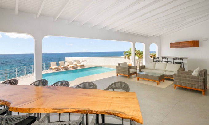 Pelican Key Villa | Experience Puerta Al-Mar Villa with Pool & Restaurant