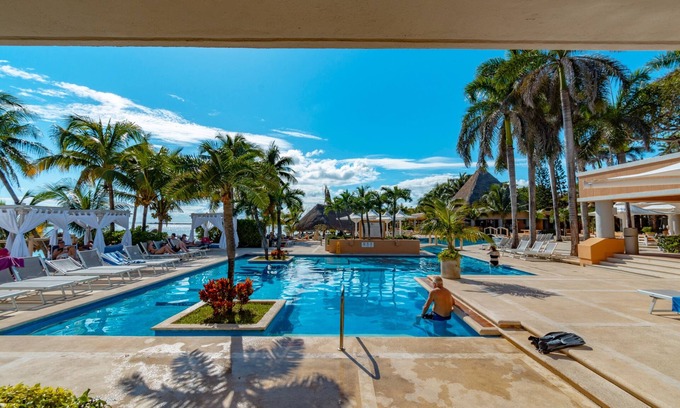 Puerto Aventuras Hotel | Discover Puerto Aventuras Hotel & Beach Club: Family Friendly Stay