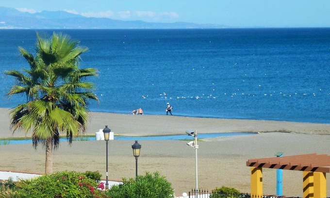 Castillo de Sabinillas Apartment | Beachfront Puerto de la Duquesa: Guest Rated 9.8, Pool Access