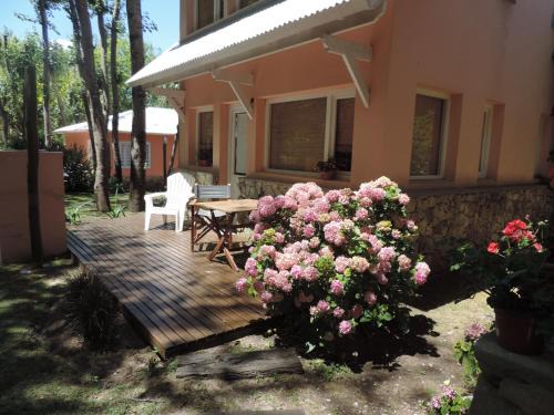 Las Gaviotas Cabin | Pet-Friendly Retreat at Puerto de Lilas - Rated 9/10