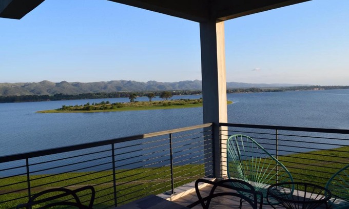 Alta Gracia Apartment | Beautiful Puerto del Águila Departamentos with Lake Views