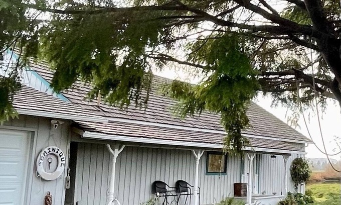 Cathlamet House | Puget Island Paradise: lovely 3 bedroom, 1 1/2 bath with waterfront views