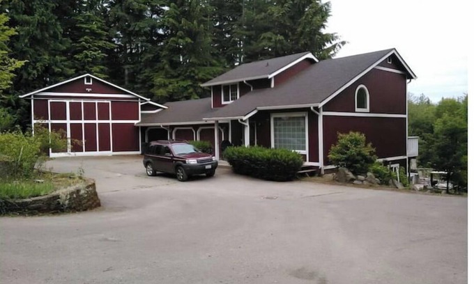 Seabeck House | Experience the Puget Sound Retreat with Ocean Views & Spa