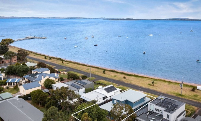 Rhyll House | Oceanfront Pukeko Beach House with Top Guest Ratings