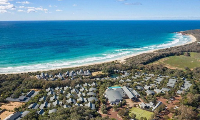 Naturaliste Hotel | Exceptional Pullman Bunker Bay Resort with Oceanfront Spa