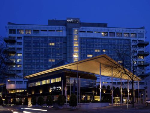 Altstadt-Nord Hotel | Discover Pullman Cologne: 4-Star Comfort & Pet-Friendly Stay