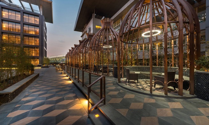 Huadu Hotel | Premier Pullman Guangzhou Baiyun Airport with Pool & Spa