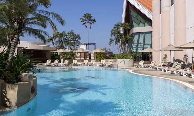 Khon Kaen Hotel | Discover Pullman Khon Kaen Raja Orchid: 4-Star Comfort & Spa