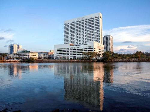 Miri Hotel | Discover Pullman Miri Waterfront: Oceanfront Bliss Await