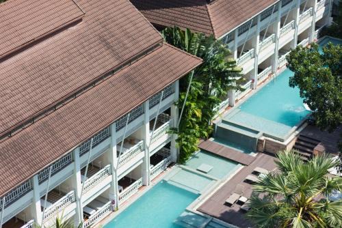 North Pattaya Hotel | Beachfront Elegance at Pullman Pattaya Hotel G