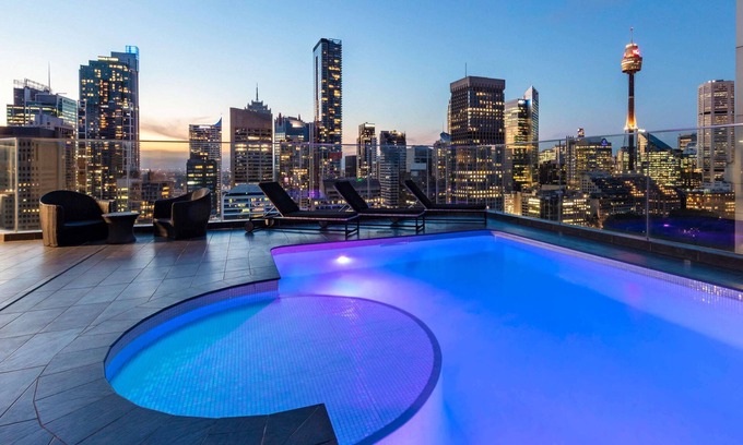 Darlinghurst Hotel | Elegant Pullman Sydney Hyde Park with Spa and Pool Access