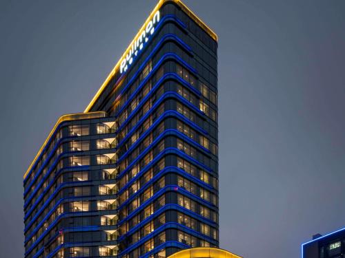 Putuo Hotel | Experience Pullman Zhoushan Seaview with Pool & Hot Tub