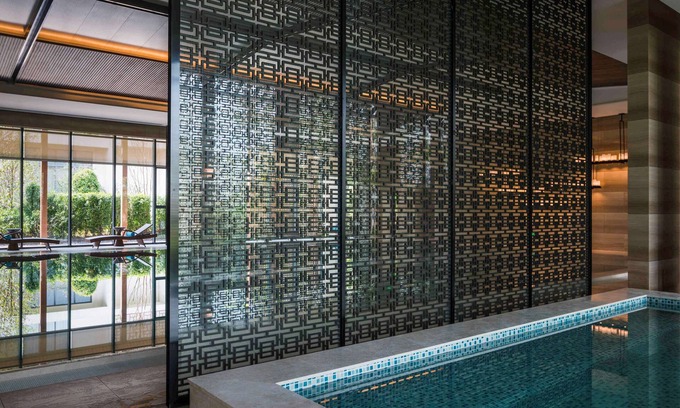 Kunshan Hotel | Enjoy Poolside Relaxation at Pullman Zhouzhuang Hotel