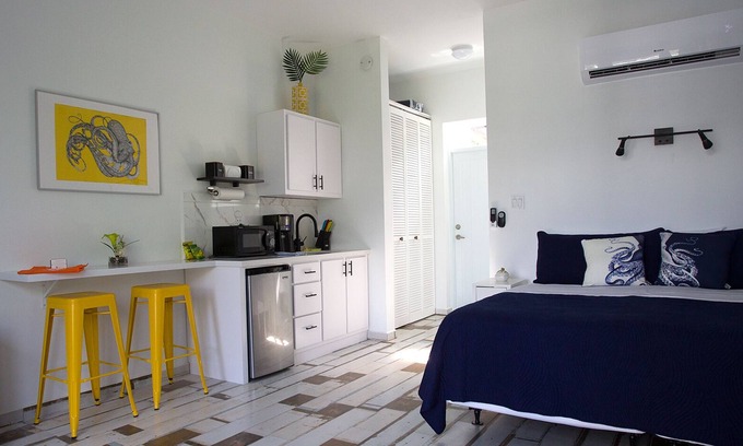 Puntas Apartment | Experience Pulpo Loco Loft: Stylish Oceanfront Retreat