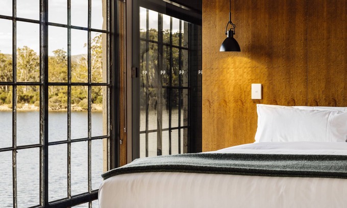 Lake St. Clair Hotel | Eco-Friendly Retreat at Pumphouse Point with Spa & Dining