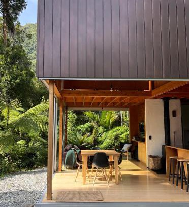 Punakaiki House | Explore Nature at Punakaiki Forest Retreat - 5 Star Stay