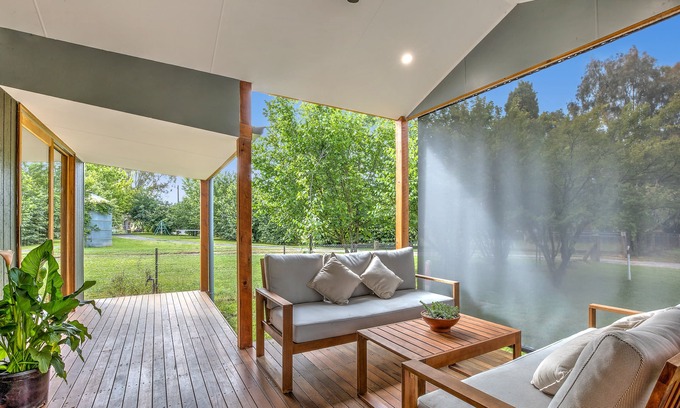 Porepunkah Cottage | Pet-Friendly Punkah Cottage: Guest Rated 10/10, Sleeps 6