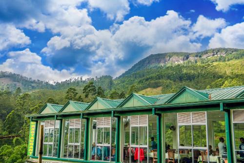 Nallathanniya Hotel | Relaxing Stay at Punsisi Resort - Adam's Peak with Breakfast