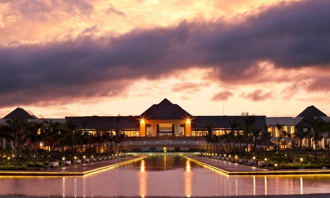 Punta Cana Hotel | Punta Cana All-Inclusive Getaway with Casino and Ocean Views