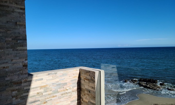 Bravone House | Exceptional Punta di Mare: Pet-Friendly Waterfront Residence