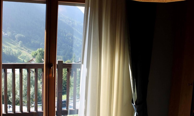 Valtournenche Hotel | Discover Punta Margherita: Family-Friendly Retreat with Spa