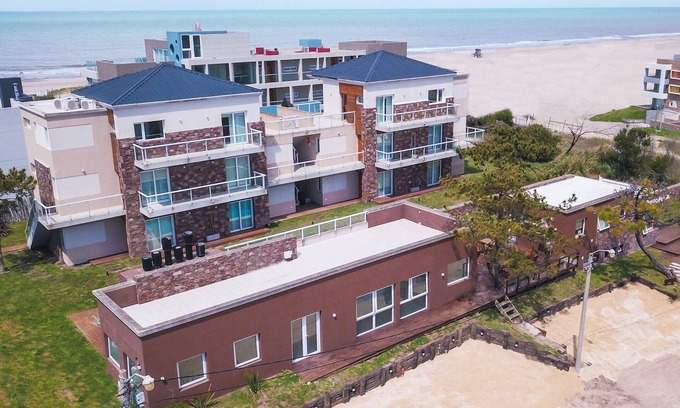 Villa Gesell Apartment | Discover Punto Playa: Pet-Friendly Oasis with Ocean Views