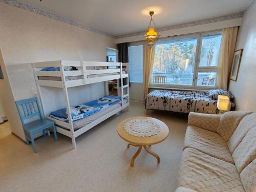 Pyhasalmi Apartment | Puolivälin Krouvi - Halfway To Lapland
