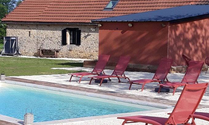 Marcillac-Saint-Quentin House | Experience Pura Vida: Heated Pool & Scenic Views Await
