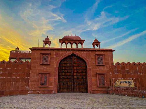 Sawai Madhopur Hotel | Experience Puratan Qila: 5-Star Comfort with Top Amenities