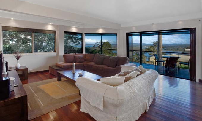 Merimbula House | Indulge in Comfort at Our 4-Star Family-Friendly Hotel