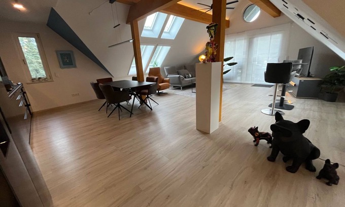 Sudstadt Apartment | PURE LUXURY. Exquisite and quiet apartment in southern Nuremberg