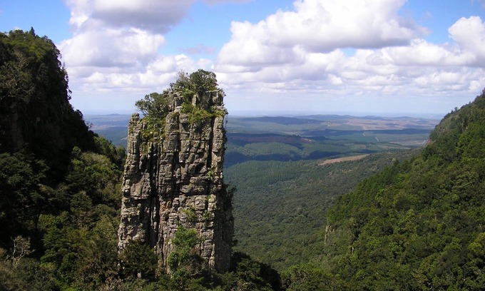 Thorny Bush Game Reserve House | Discover Pure Wilderness at Amanzimlotzi Riverside Bungalow