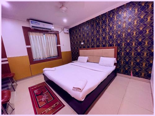 Puri Hotel | PURI HOTEL S - P A I P E R near sea beach - Prime Location - Luxury and Spacious Room