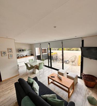Las Gaviotas Apartment | Relax at PuroBeach: Family-Friendly Dining Awaits You
