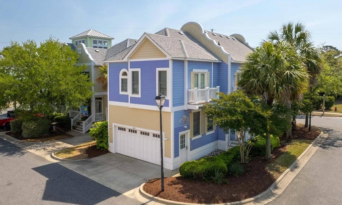 Bermuda Bay House | Discover Purple Palace: Oceanfront Resort in Kill Devil Hills