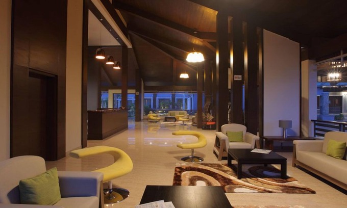 Kushalnagar Hotel | Relaxing Purple Palms Resort & Spa with Pool and Spa Access
