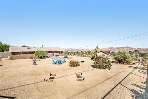 Joshua Tree House | Pet-Friendly Getaway at Purple Sage for Families