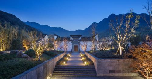 Yuecheng Hotel | Elegant Ahn Luh Lanting Shaoxing with Spa & Ocean Views