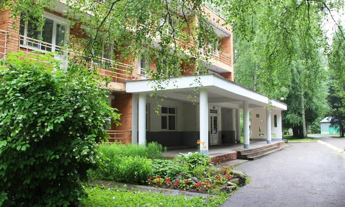 Bugrovo Resort | Enjoy Breakfast and Relaxation at Pushkinogorye Hotel