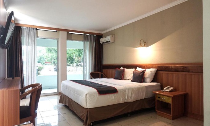 South Tangerang Hotel | Ideal Family Stay at Puspiptek Residence Syariah Mitra