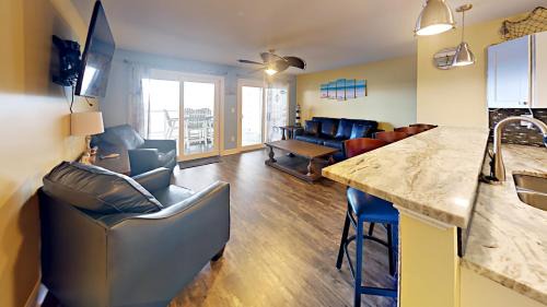 Put-in-Bay House | Waterfront Condo #104 in Put-in-Bay with Pool Access