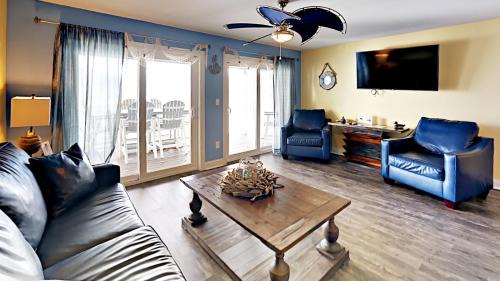 Put-in-Bay House | Charming Put-in-Bay Waterfront Condo with Pool Access